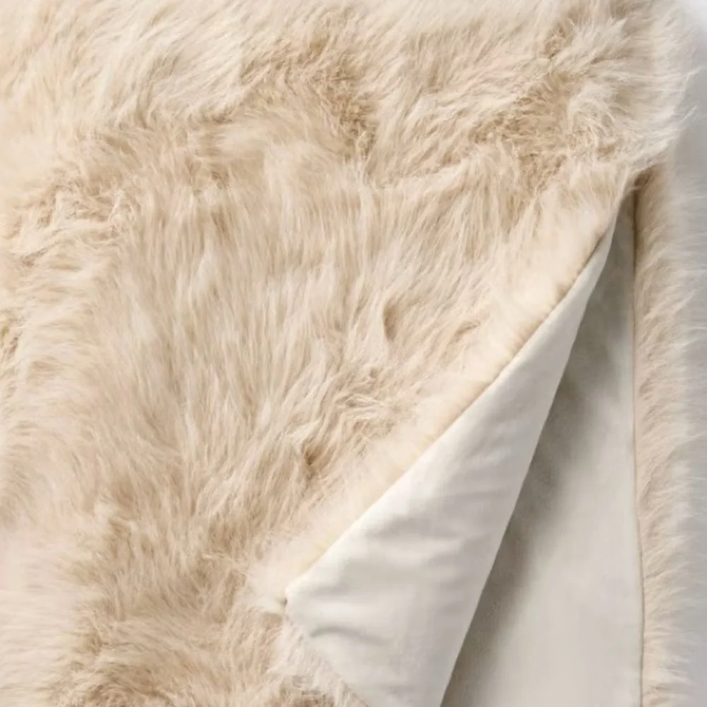 New Threshold Faux Fur Blanket Reversible Luxurious Throw Blanket 50x60”